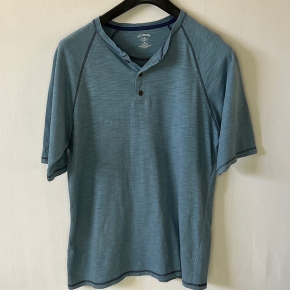 Reel Legends 3 Button Henley Fishing Shirt in Men's Medium Blue.